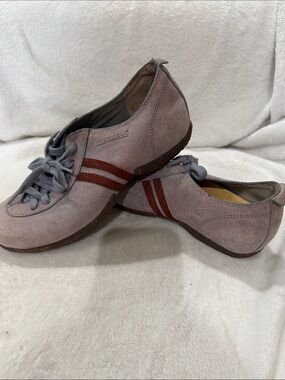 Merrell Suede Lace-Up Sneakers in Mauve with Red Stripes
